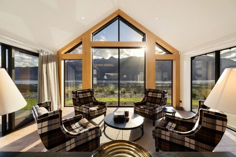 Photo of property in 136 Rosie Way, Glenorchy, 9372