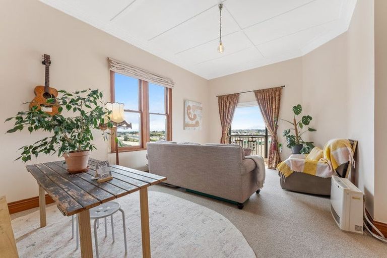 Photo of property in 32 Hipango Terrace, Durie Hill, Whanganui, 4500