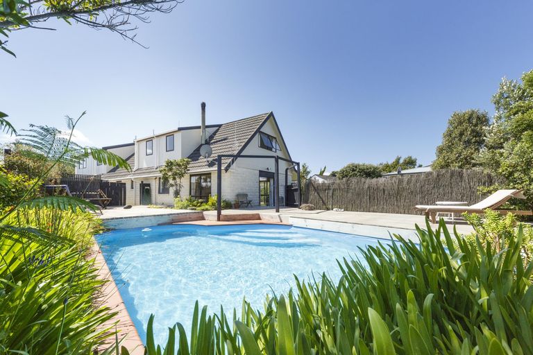 Photo of property in 56 Rhodes Drive, Kelvin Grove, Palmerston North, 4414