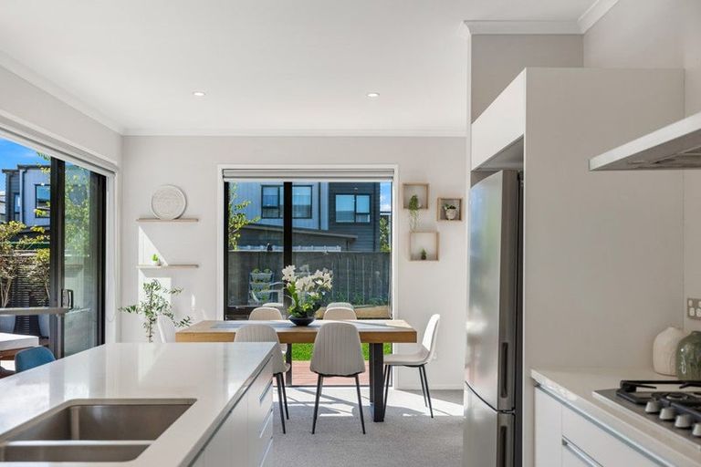 Photo of property in 21 Ian Morrison Road, Hobsonville, Auckland, 0616