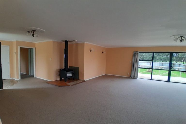 Photo of property in 312 Arapaepae Road South, Levin, 5571