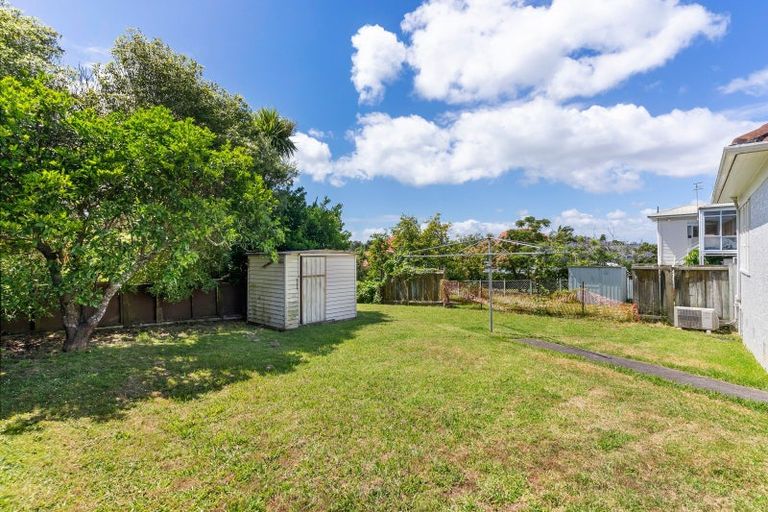 Photo of property in 1 Handley Avenue, Narrow Neck, Auckland, 0624