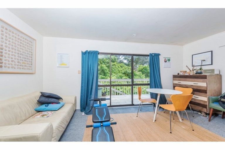 Photo of property in 13 Mceldowney Road, Titirangi, Auckland, 0604