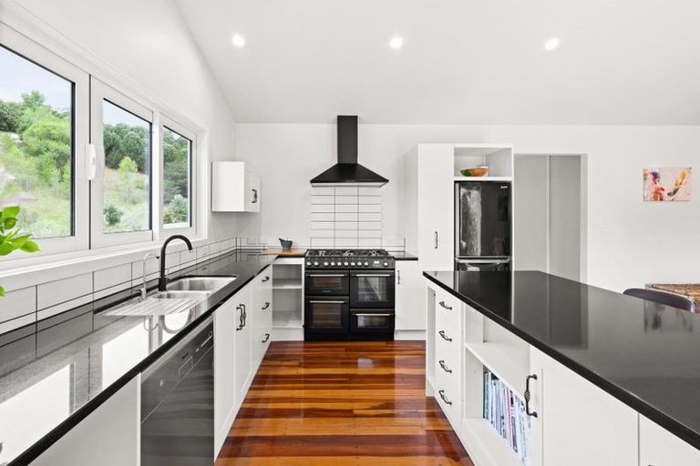 Photo of property in 1300 Waimarama Road, Waimarama, Havelock North, 4294