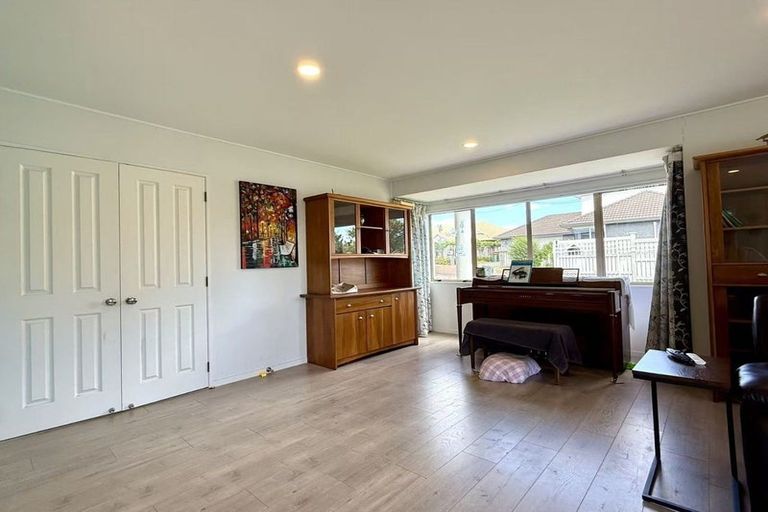 Photo of property in 164 Millhouse Drive, Golflands, Auckland, 2013