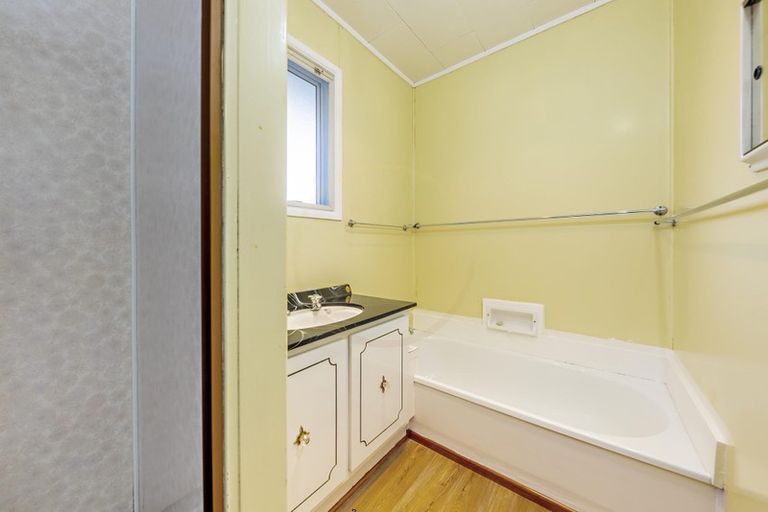 Photo of property in 495 Massey Road, Mangere, Auckland, 2022