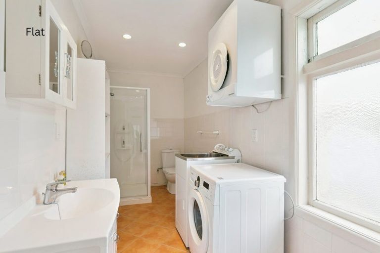 Photo of property in 51 Scarborough Terrace, Mount Victoria, Wellington, 6011