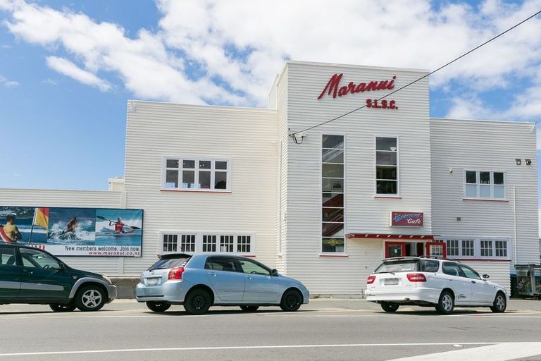 Photo of property in 23 Rua Street, Lyall Bay, Wellington, 6022