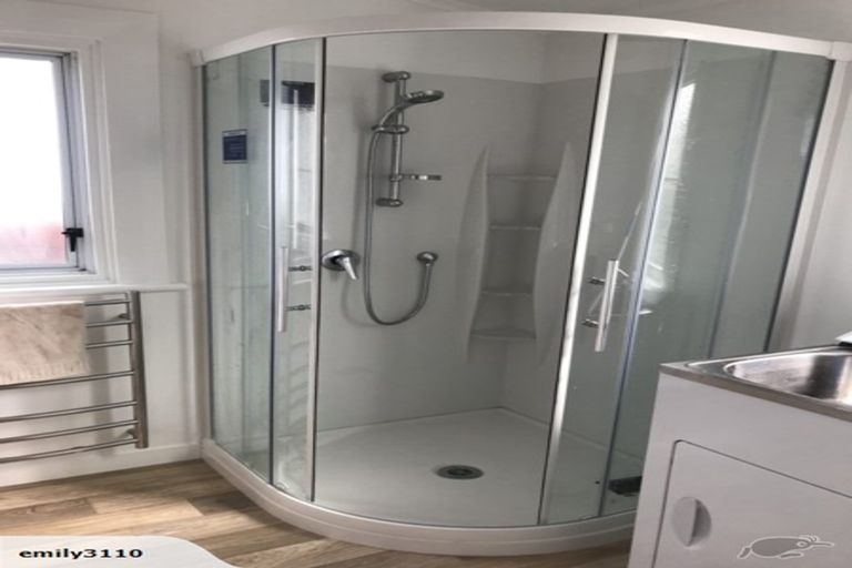 Photo of property in 178 Onepu Road, Lyall Bay, Wellington, 6022