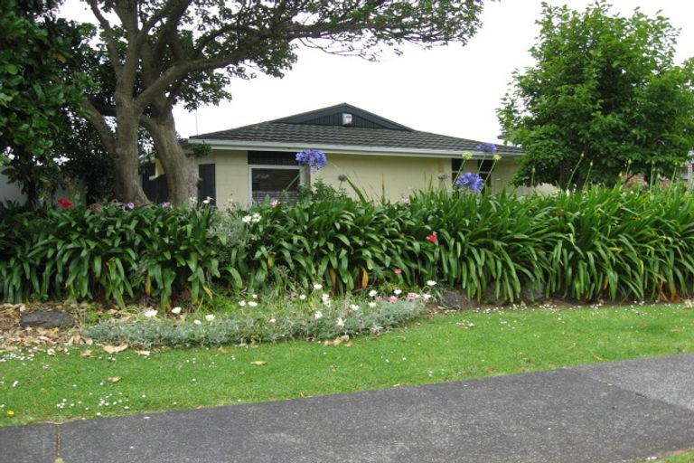 Photo of property in 107 Muir Avenue, Mangere Bridge, Auckland, 2022
