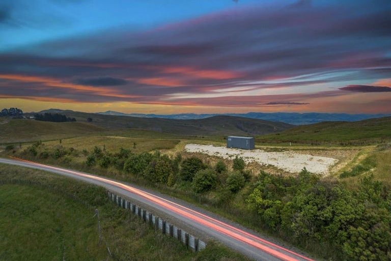 Photo of property in 624 Old Hill Road, Porangahau, 4291