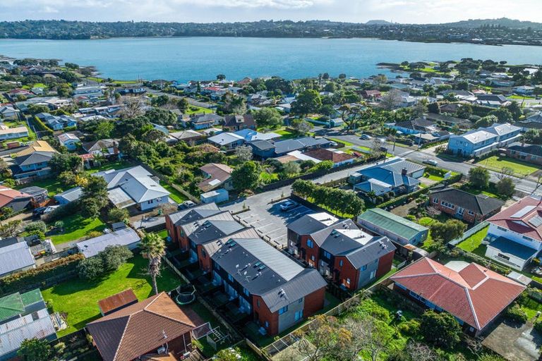 Photo of property in 2/7 Boyd Avenue, Mangere Bridge, Auckland, 2022