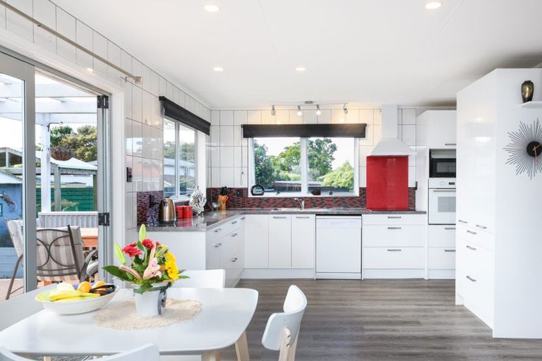 Photo of property in 2 Grant Place, Awapuni, Palmerston North, 4412