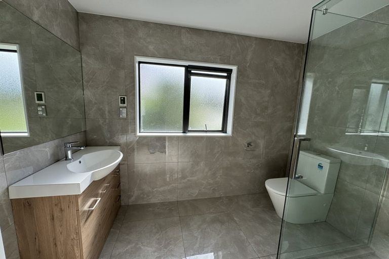 Photo of property in 70 Glendale Road, Glen Eden, Auckland, 0602