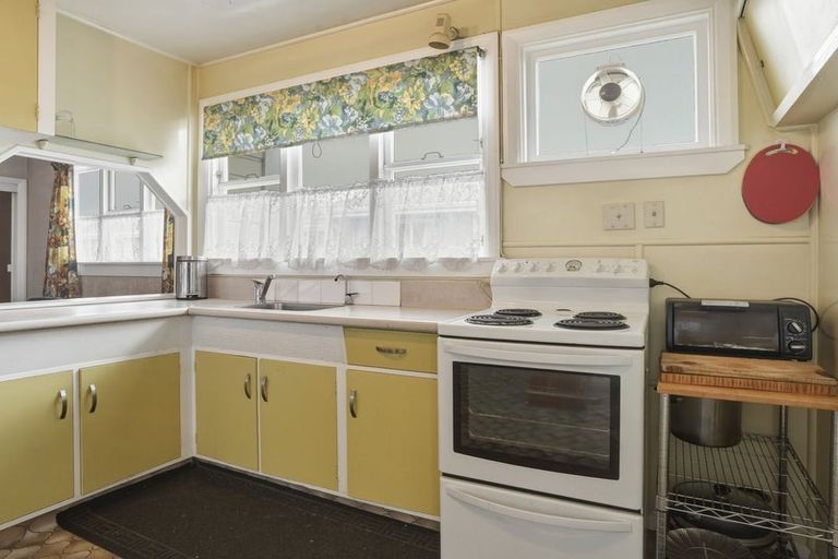 Photo of property in 21 Bradshaw Street, South Dunedin, Dunedin, 9012