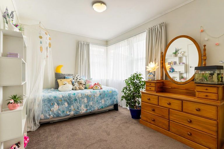 Photo of property in 1/33 O'donn Avenue, Beach Haven, Auckland, 0626