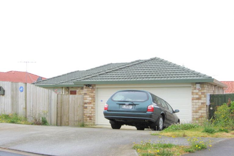 Photo of property in 12 Les Marston Place, Pukekohe, 2120
