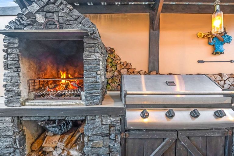 Photo of property in 37 Magellan Rise, Flagstaff, Hamilton, 3210