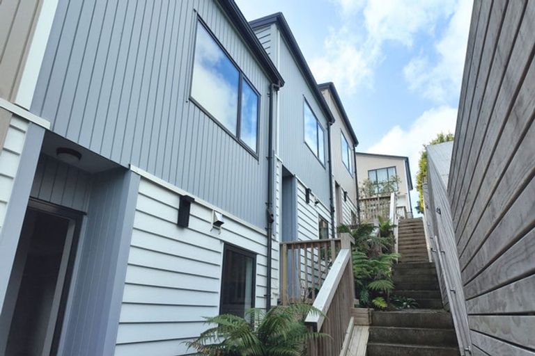 Photo of property in 44d Cyclarama Crescent, Massey, Auckland, 0614