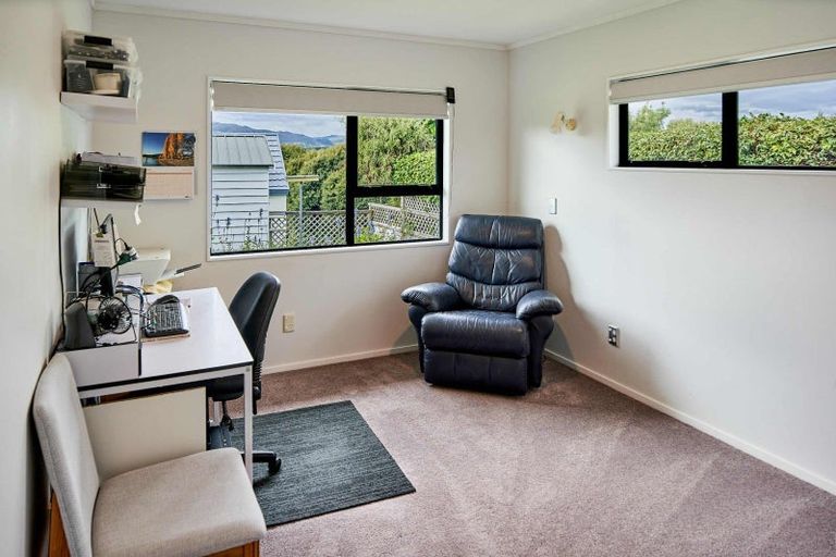 Photo of property in 19 Samwell Drive, Whitby, Porirua, 5024
