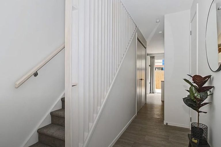 Photo of property in 44u2 May Street, Hamilton East, Hamilton, 3216