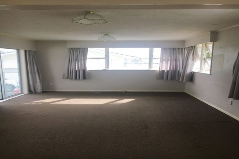 Photo of property in 13 Mayville Avenue, New Lynn, Auckland, 0600