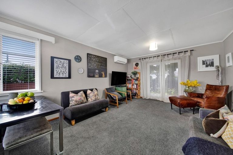 Photo of property in 37 Reid Avenue, Hawera, 4610