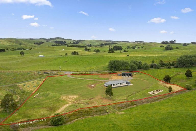Photo of property in 64 Ruapuke Road, Raglan, 3296