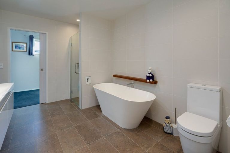 Photo of property in 12 Devenish Place, Atawhai, Nelson, 7010
