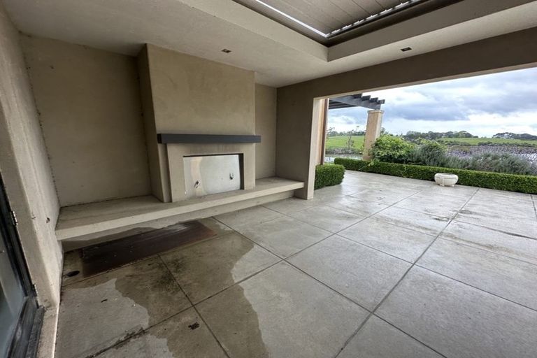 Photo of property in 35 Hayfield Way, Karaka, Papakura, 2113