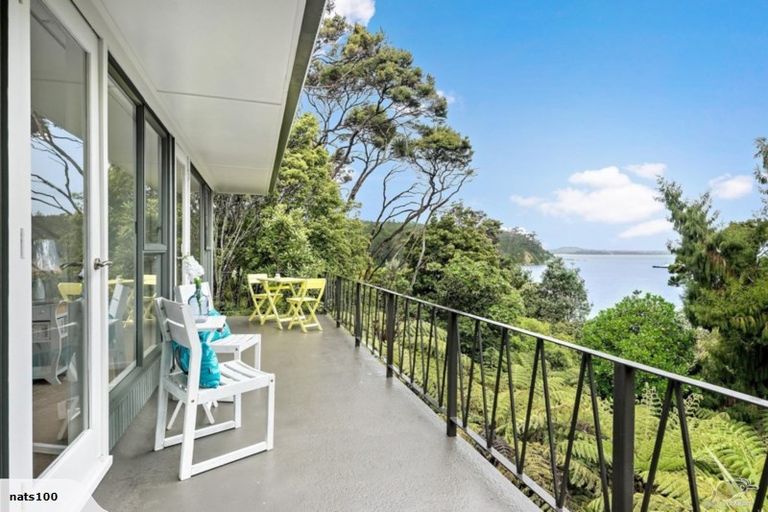 Photo of property in 8 Valhalla Drive, Beach Haven, Auckland, 0626