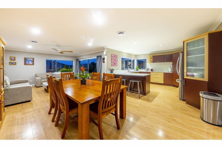 Photo of property in 13 Dunaff Place, Flat Bush, Auckland, 2019