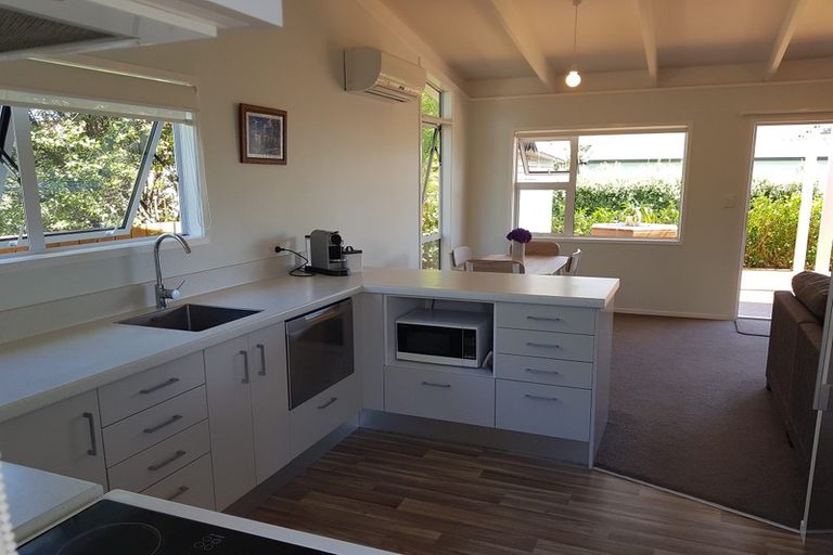 Photo of property in 2 Taihiki Road, Clarks Beach, 2122