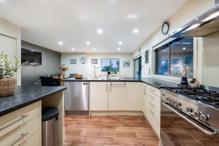 Photo of property in 121 Te Puia Drive, Aotea, Porirua, 5024