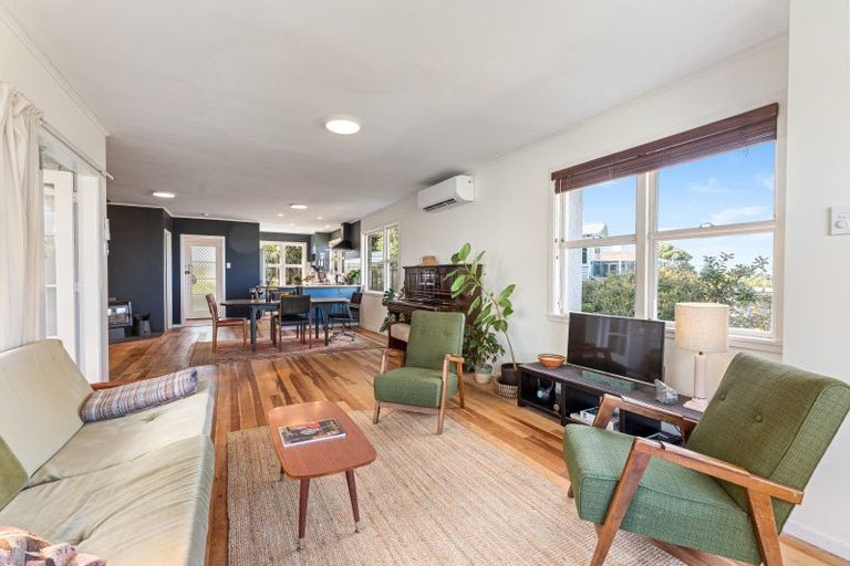 Photo of property in 6 Tainui Street, Castlecliff, Whanganui, 4501