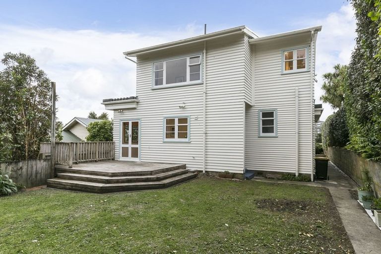 Photo of property in 49 Nottingham Street, Karori, Wellington, 6012