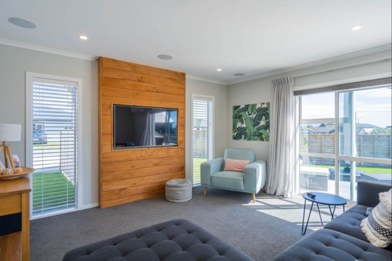 Photo of property in 4 Mahia Lane, Waikanae, 5036