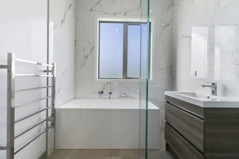 Photo of property in 5 Riverside Way, Clevedon, 2585