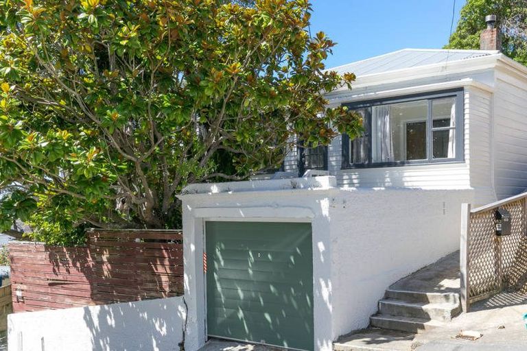 Photo of property in 61 Rolleston Street, Mount Cook, Wellington, 6021