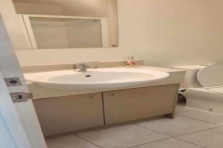 Photo of property in 4/1 Opito Way, East Tamaki, Auckland, 2013