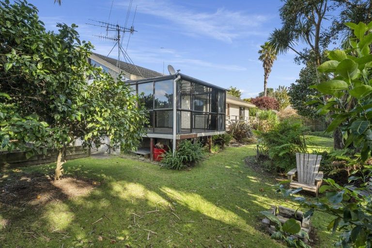 Photo of property in 5 Johnston Place, Welcome Bay, Tauranga, 3112