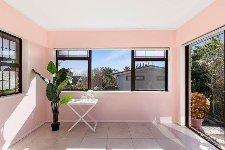 Photo of property in 2/27 Derrimore Heights, Clover Park, Auckland, 2019