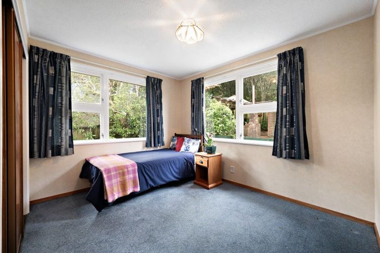 Photo of property in 7 Turville Crescent, Newlands, Wellington, 6037