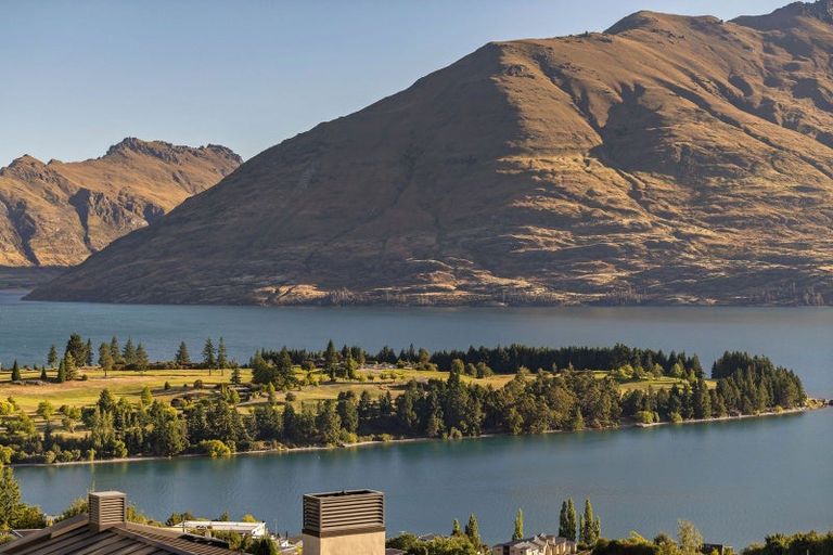 Photo of property in 10a Belfast Terrace, Queenstown, 9300