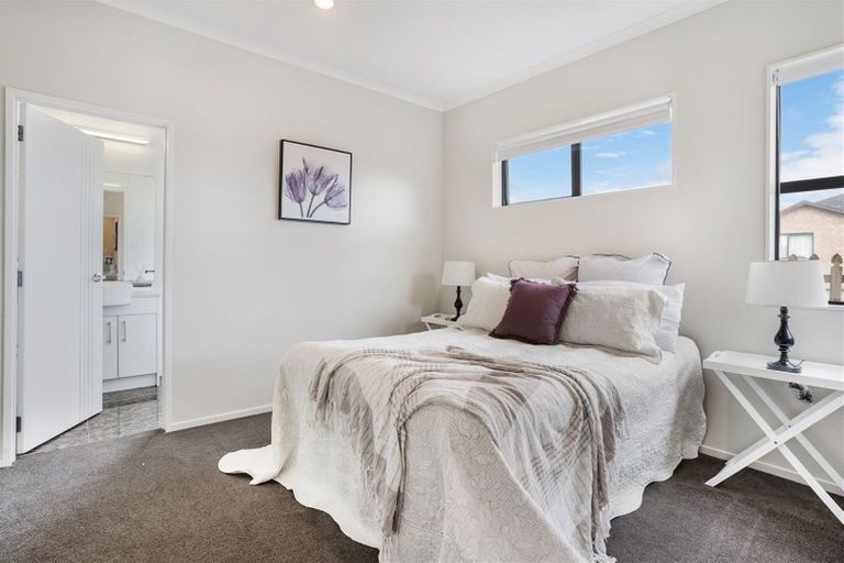Photo of property in 11 Evelina Lane, Flat Bush, Auckland, 2019