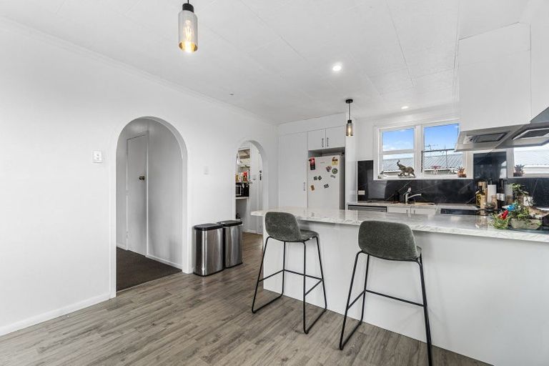 Photo of property in 6 Kenney Crescent, Fairfield, Hamilton, 3214