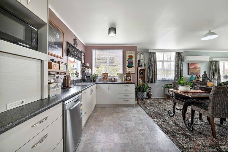 Photo of property in 127 Regan Street, Stratford, 4332