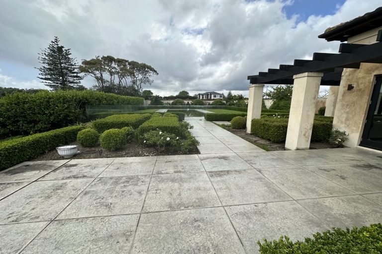 Photo of property in 35 Hayfield Way, Karaka, Papakura, 2113