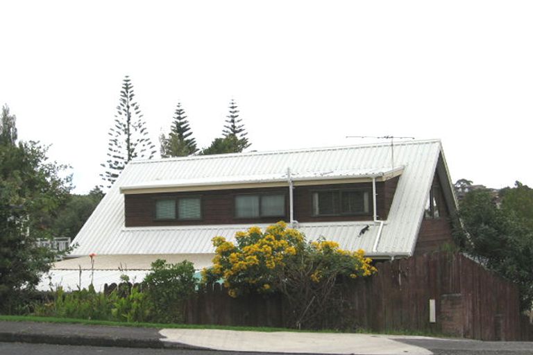 Photo of property in 76 Colwill Road, Massey, Auckland, 0614