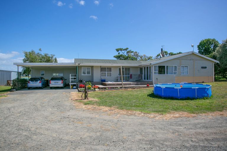 Photo of property in 32b Crispe Road, Clarks Beach, 2122